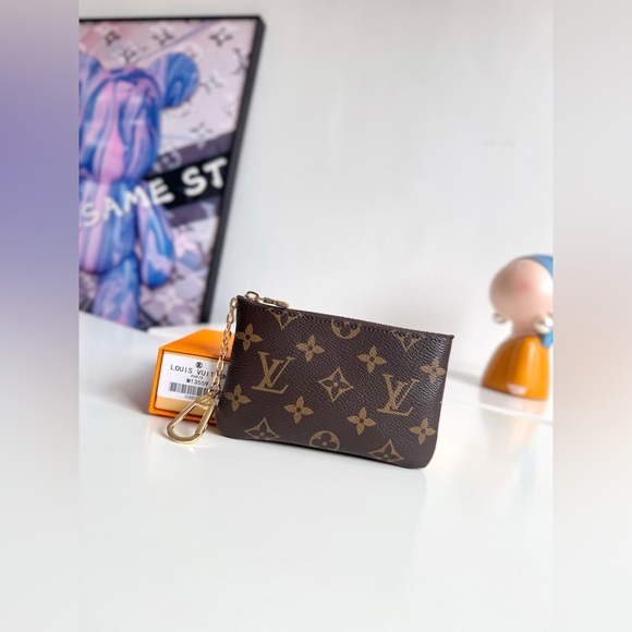 Louis Vuitton Key Pouch - Picture 1 of 6